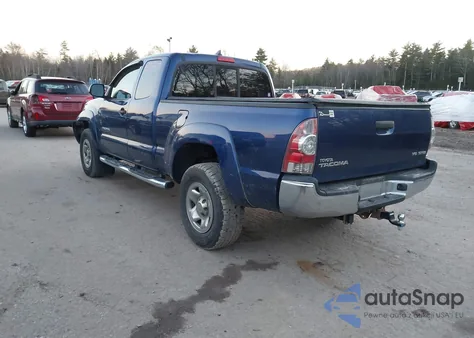 2015 Toyota Tacoma Base V6 z USA, uszkodzony, nr VIN 5TFUU4EN5FX115971
